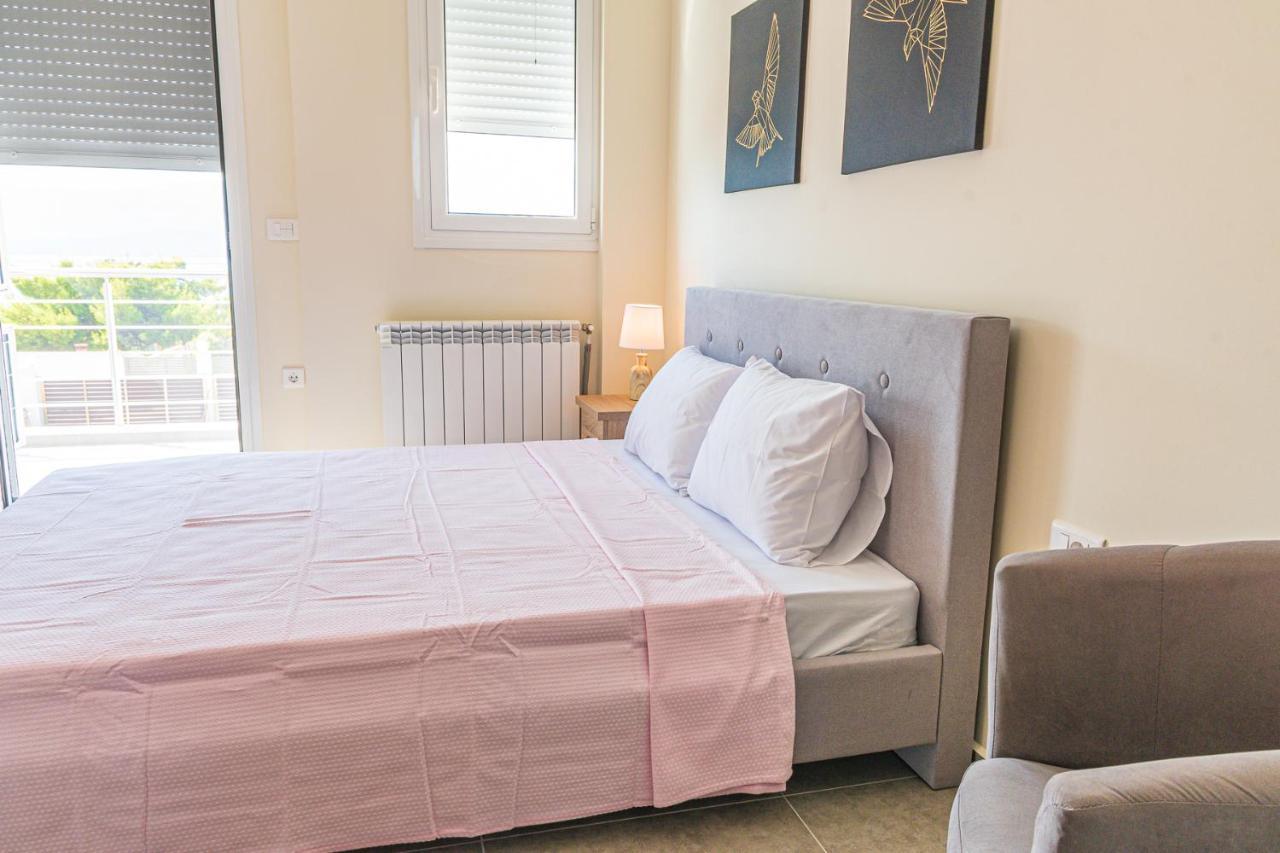 Modern, Cheerful & Dream Catching In Corinth Villa Isthmia